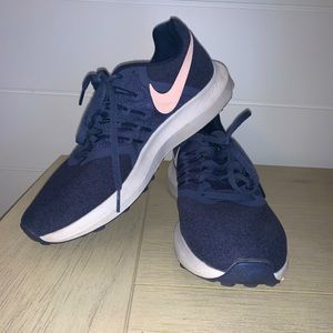 Women’s Nike Run Swift shoes